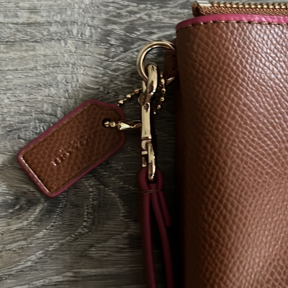 NWOT Coach Wallet - Picture 2 of 5